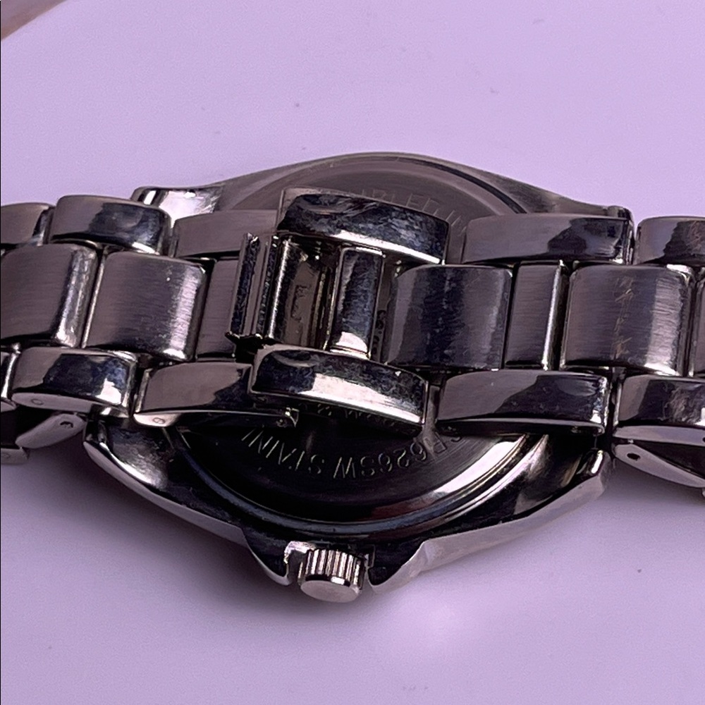 NY&Co Women's Silver Watch- New needs a battery - Picture 6 of 10